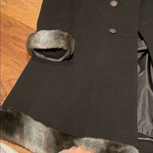 MACYS WINTER KIDS COAT - Picture 3 of 4